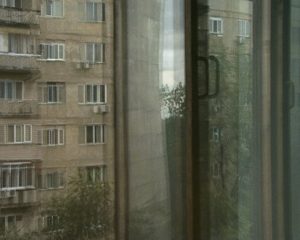 2008_Fenster_ALMATY_01_Still-01_720x576